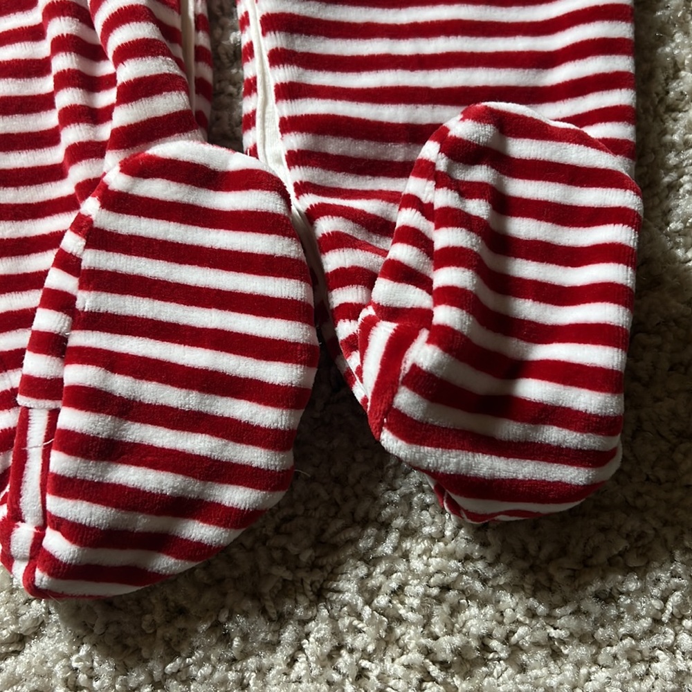 Ralph Lauren velour footie bodysuit | 9 months - Picture 6 of 11
